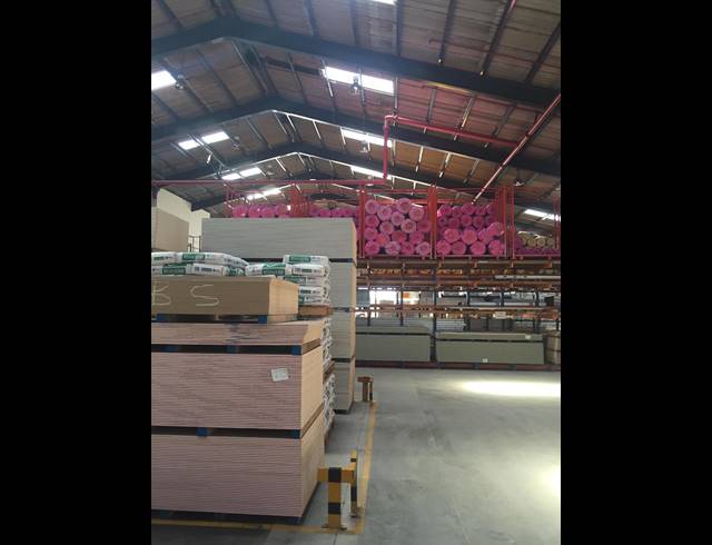 3,160M² FACTORY TO LET IN PAARDEN EILAND